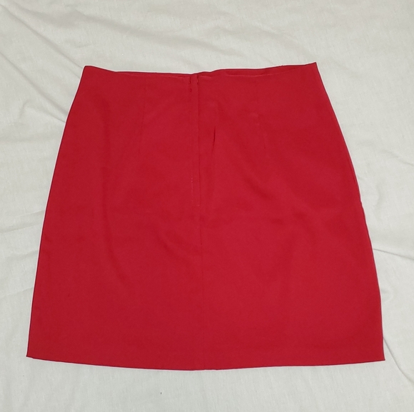 I.N. SAN FRANCISCO, red skirt, Size 5 - Picture 2 of 3